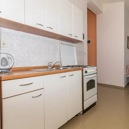 Apartment Mira
