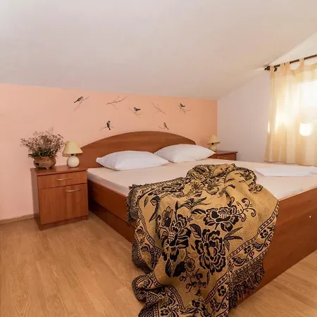 Mira Appartement Pag Town