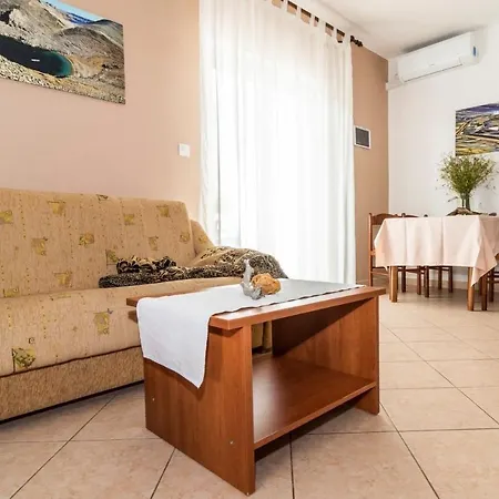 Mira Appartement Pag Town