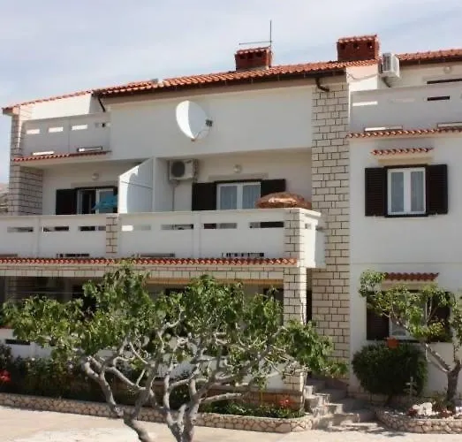 Apartamento Mira Pag Town